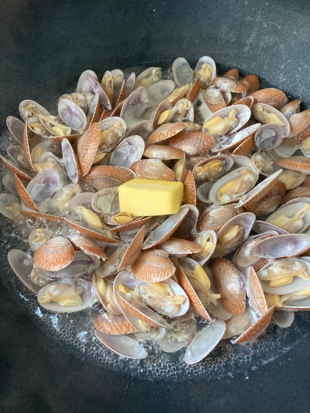 糯米料酒煮花蛤的做法 步骤4