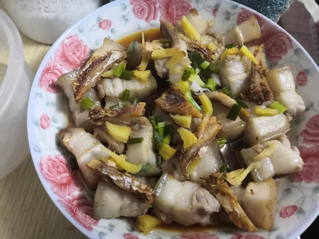 咸鱼蒸五花肉