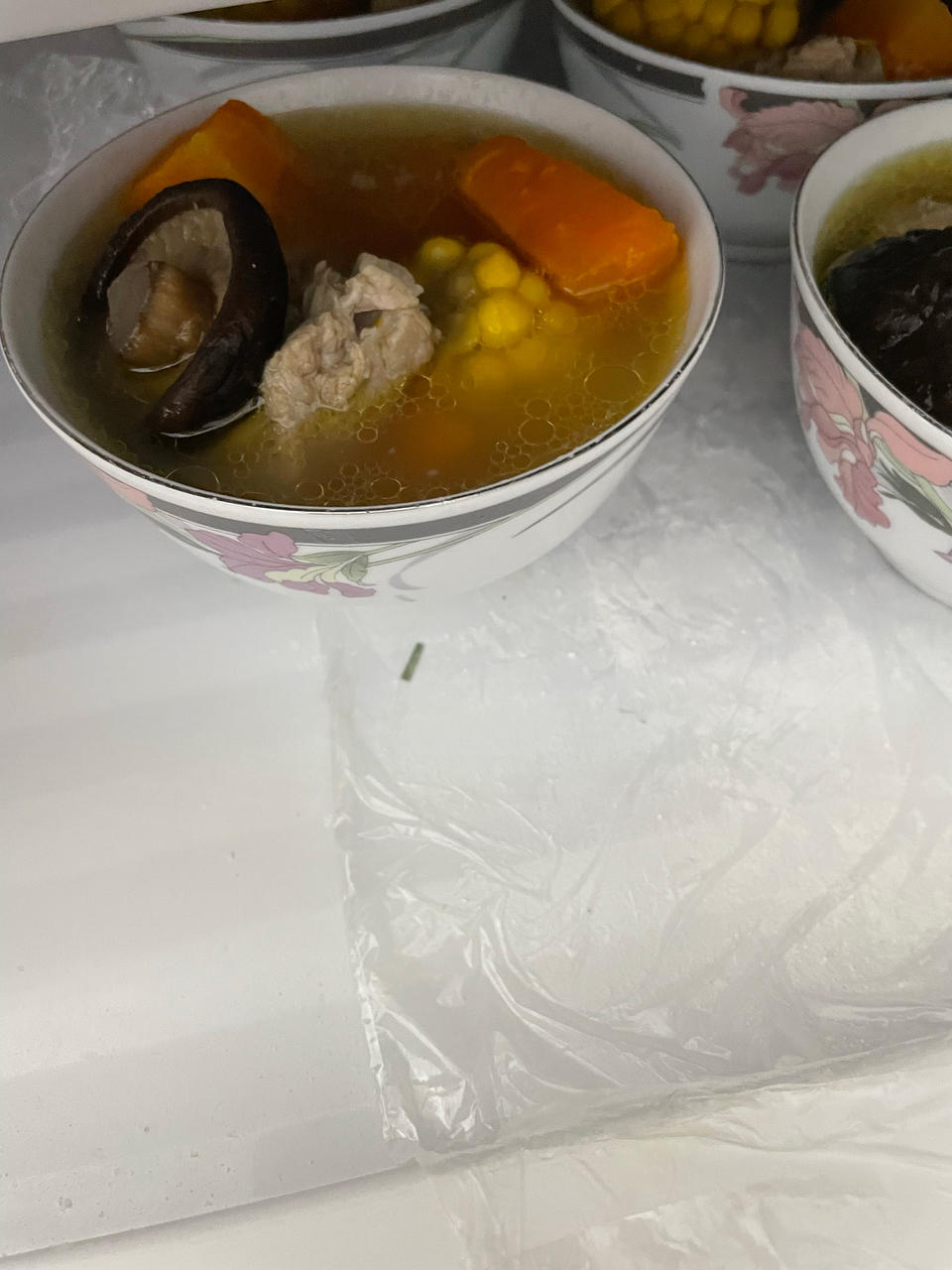 香菇玉米胡萝卜排骨汤 | 配方和做法