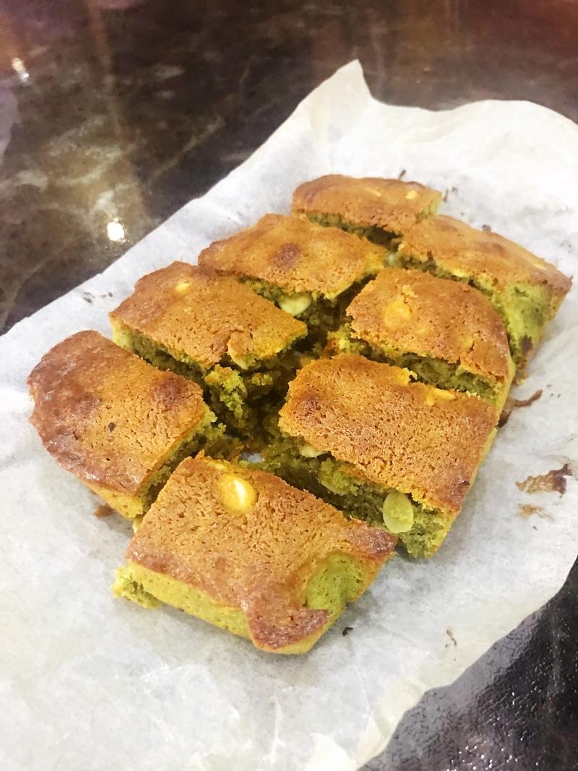 丰润的布朗尼口感-抹茶蜜红豆蛋糕