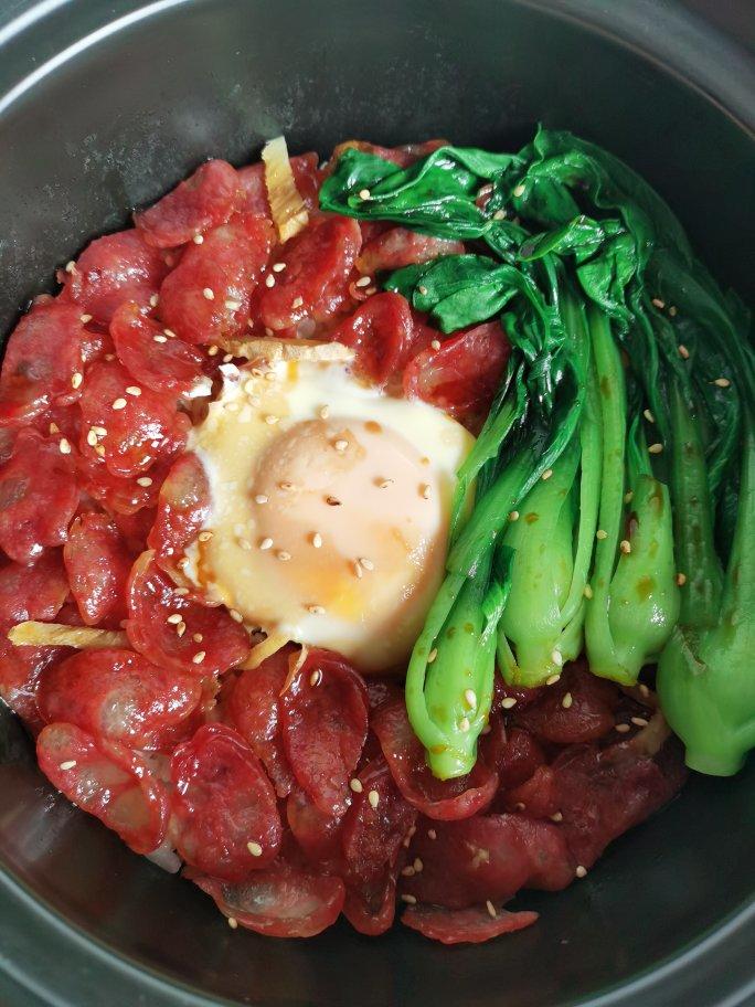 广式腊味煲仔饭