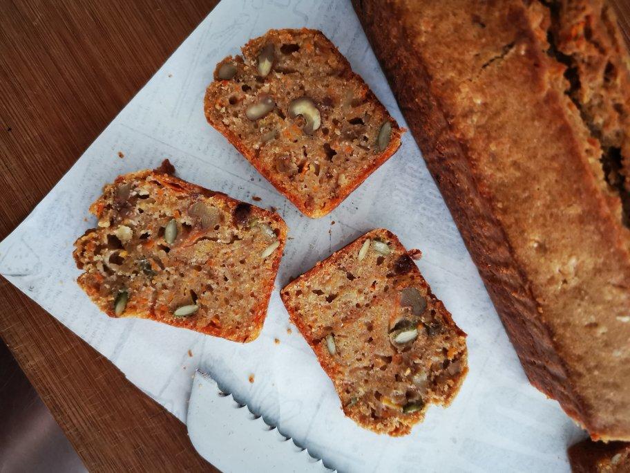 【经典胡萝卜蛋糕】 不需打发的简单快手蛋糕，胡萝卜的华丽变身 绝妙的消耗胡萝卜方法