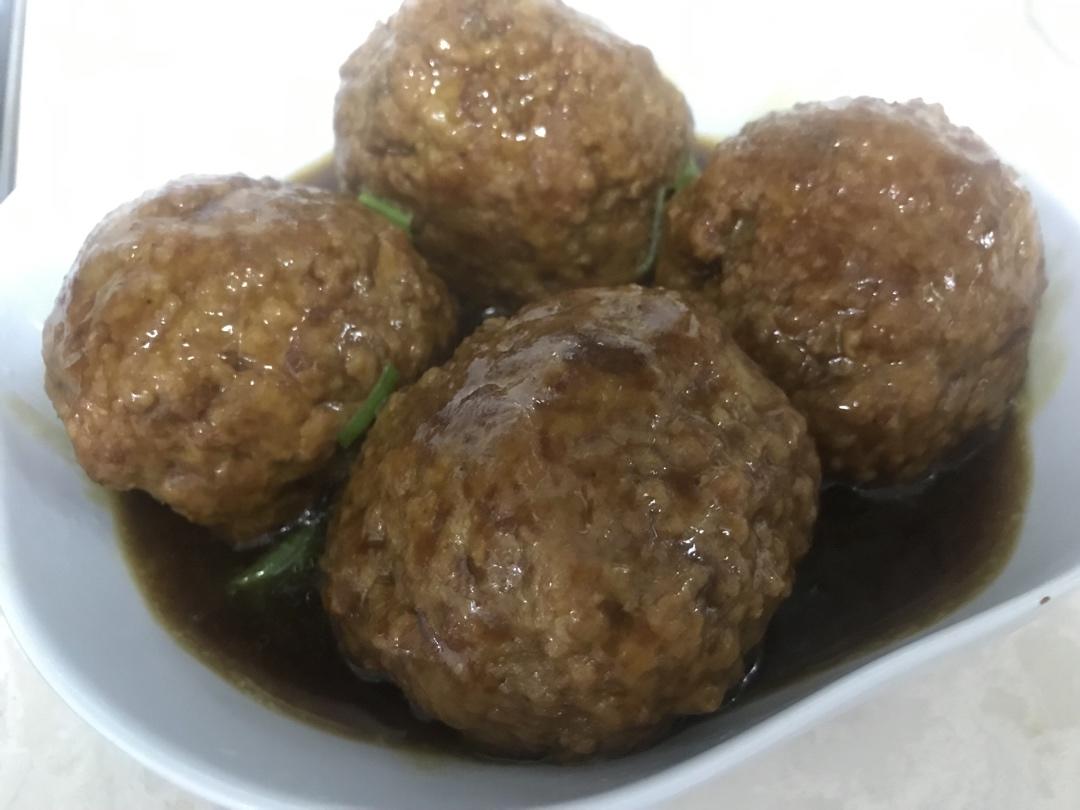 四喜丸子/红烧狮子头 Chinese Meatballs