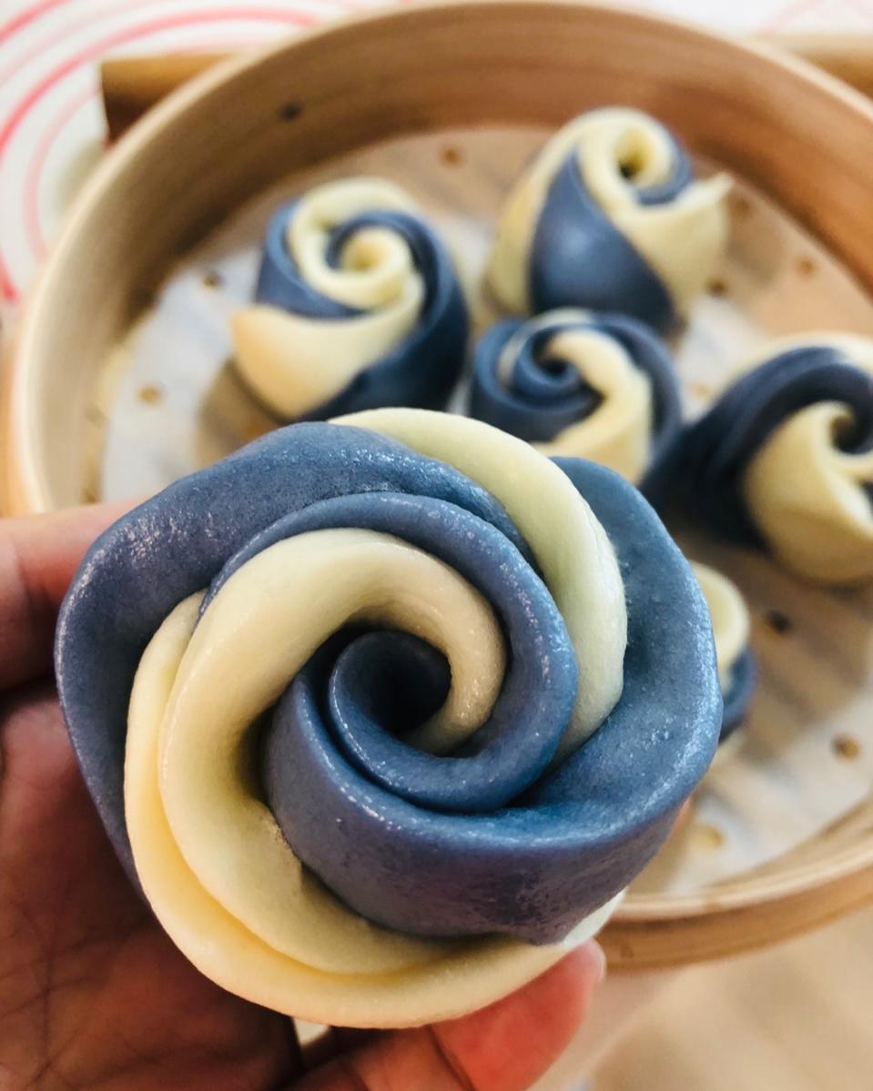 蓝色妖姬双色花卷