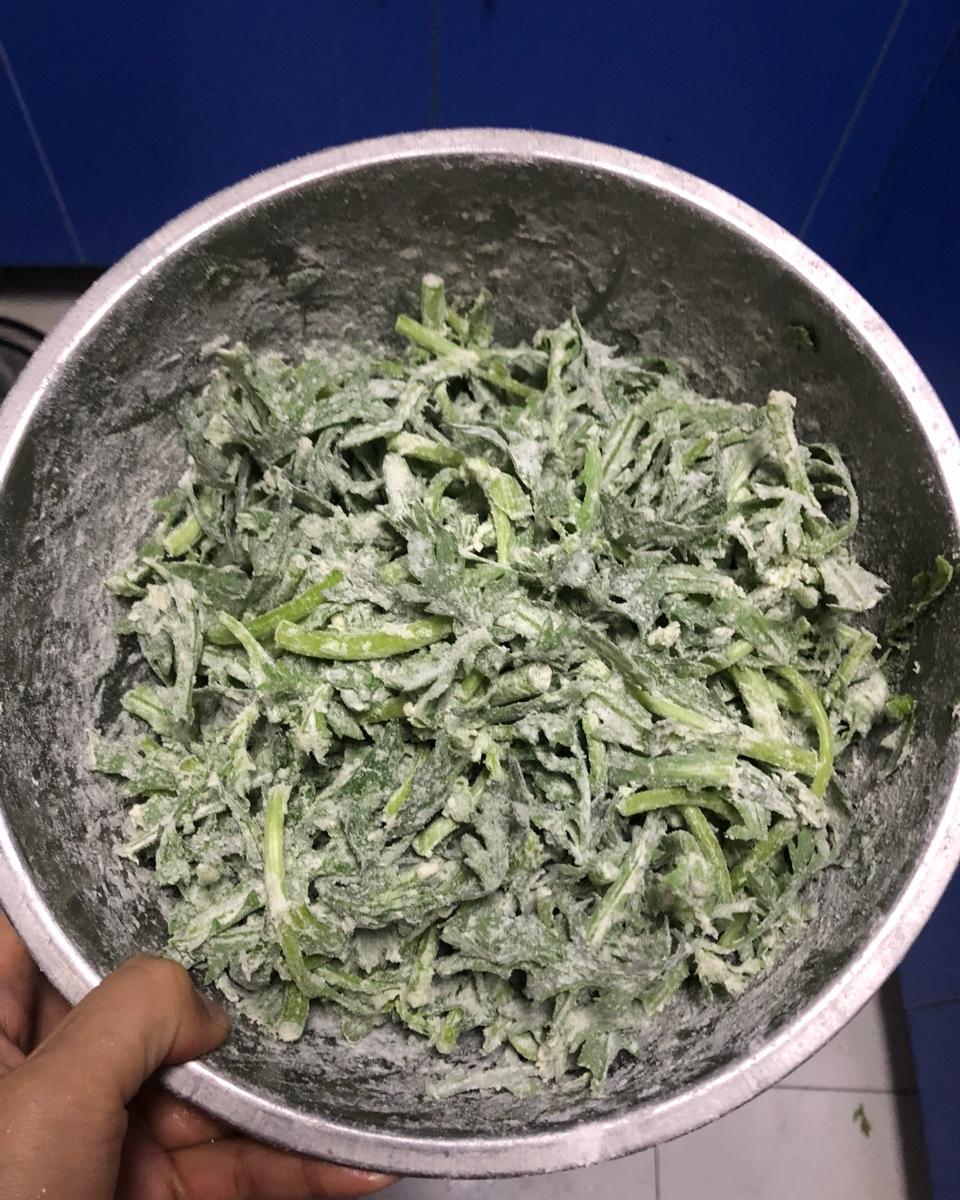 粉蒸茼蒿/芹菜叶