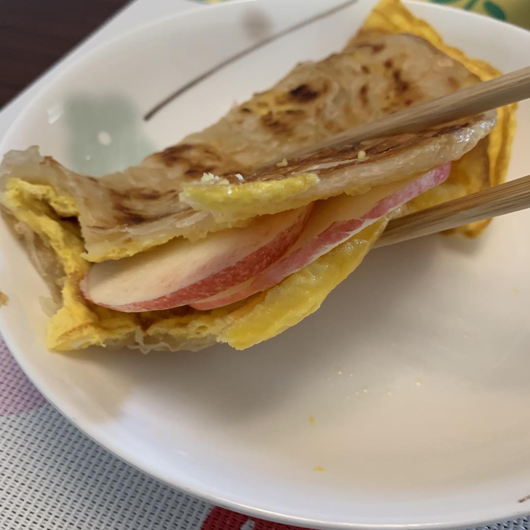 Peach屁吃手抓饼的做法