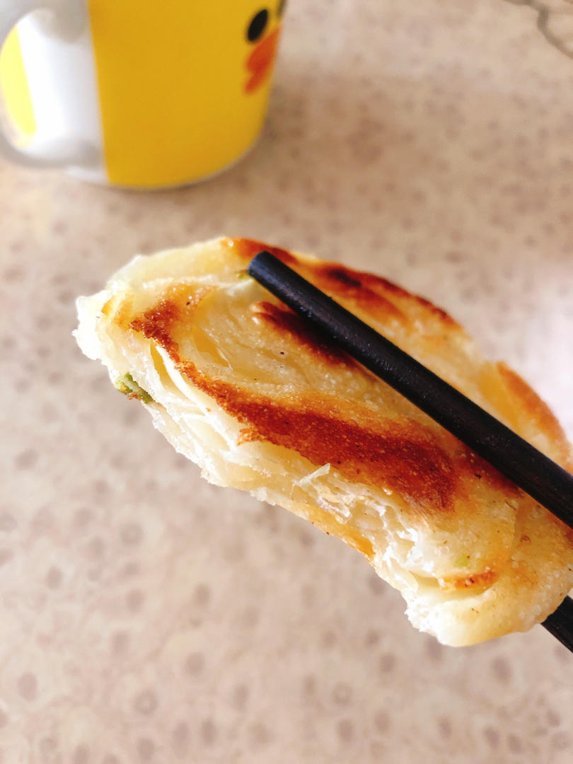 吃剩的饺子皮这样做，竟出乎意料的好吃！