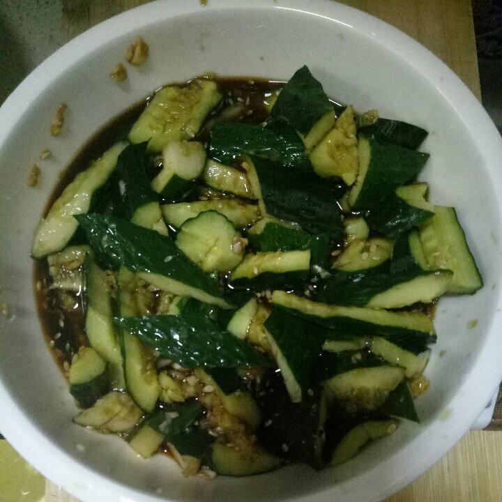 凉拌黄瓜