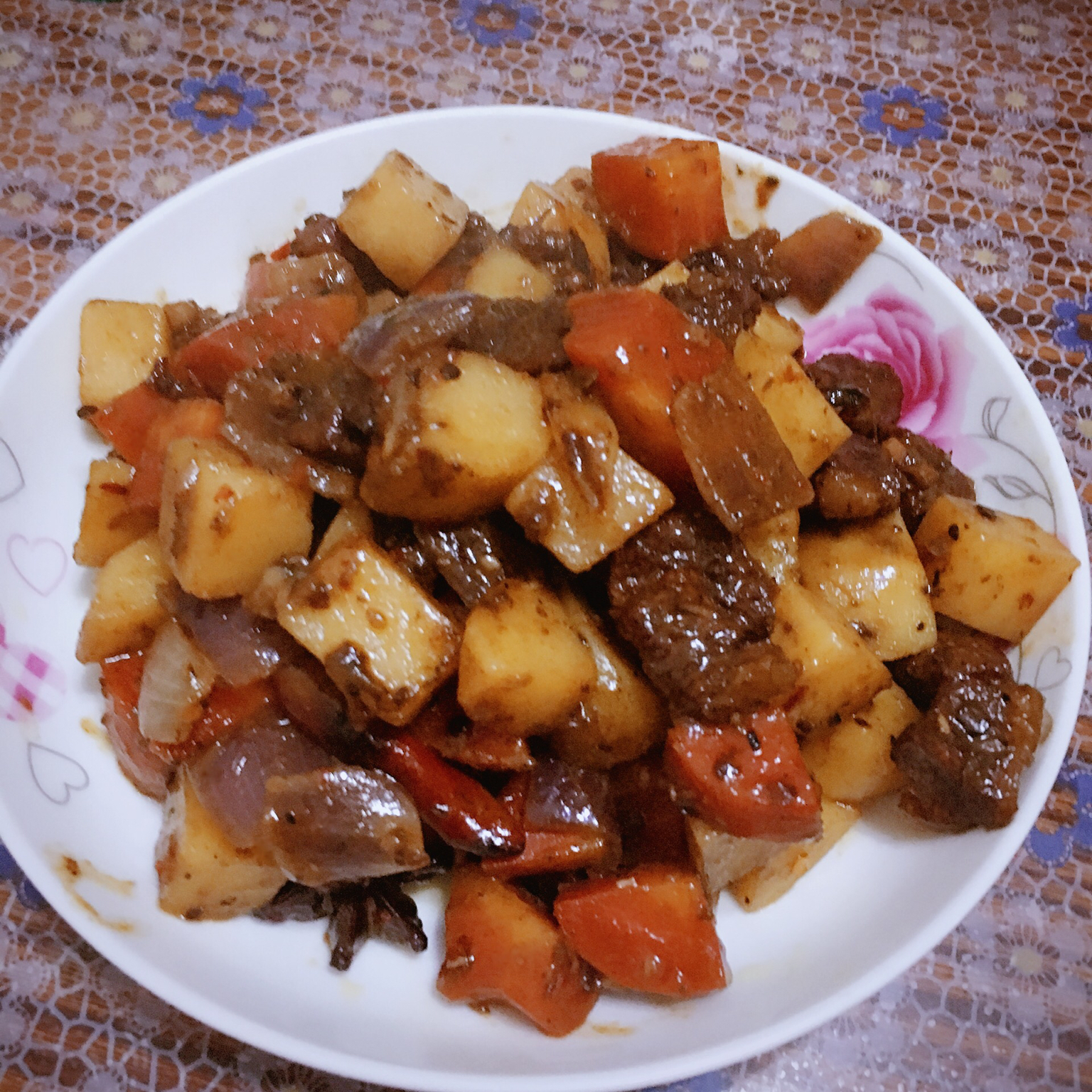 胡萝卜土豆烧牛腩