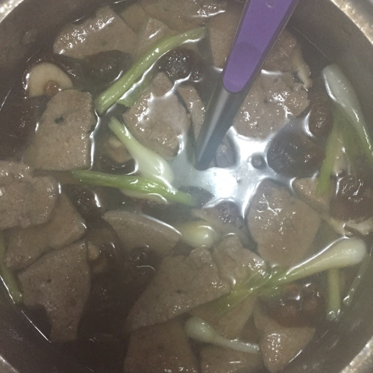 豆腐香菇猪肝汤