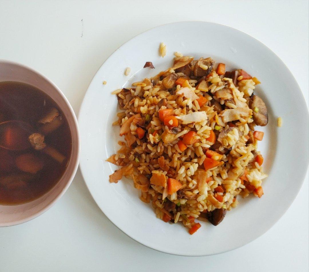 香菇肉丁油饭