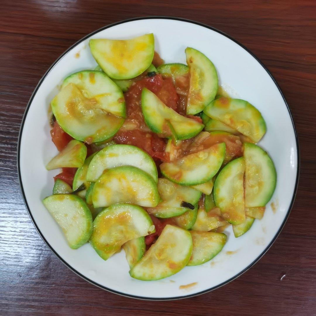西红柿炒西葫芦