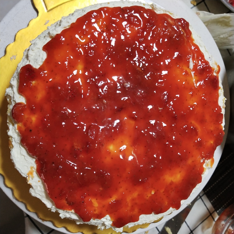 释放味蕾的8寸清新「百香果草莓酱夹层蛋糕」的做法 步骤7