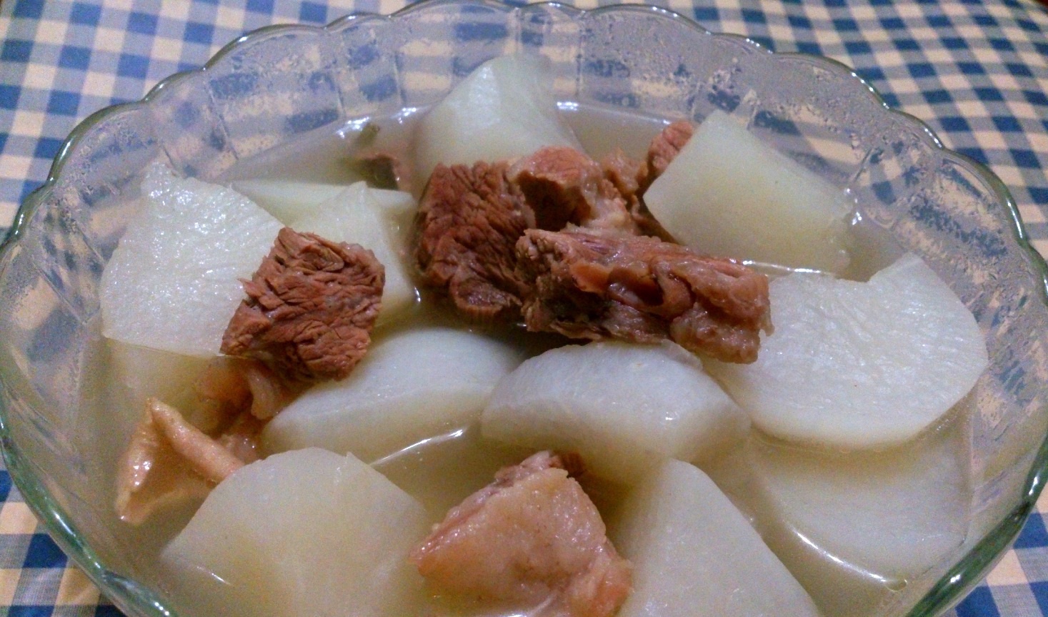白萝卜牛腩汤