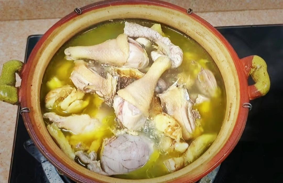 广东茂名人坐月子吃的鸡子酒，坐月子吃驱寒暖宫排恶露还补气血