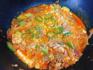 韩式🇰🇷泡菜肥牛汤火锅的做法 步骤7