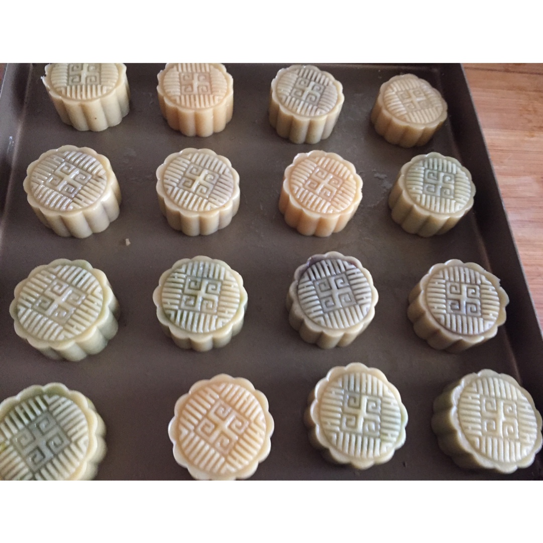 广式月饼—蛋黄莲蓉月饼