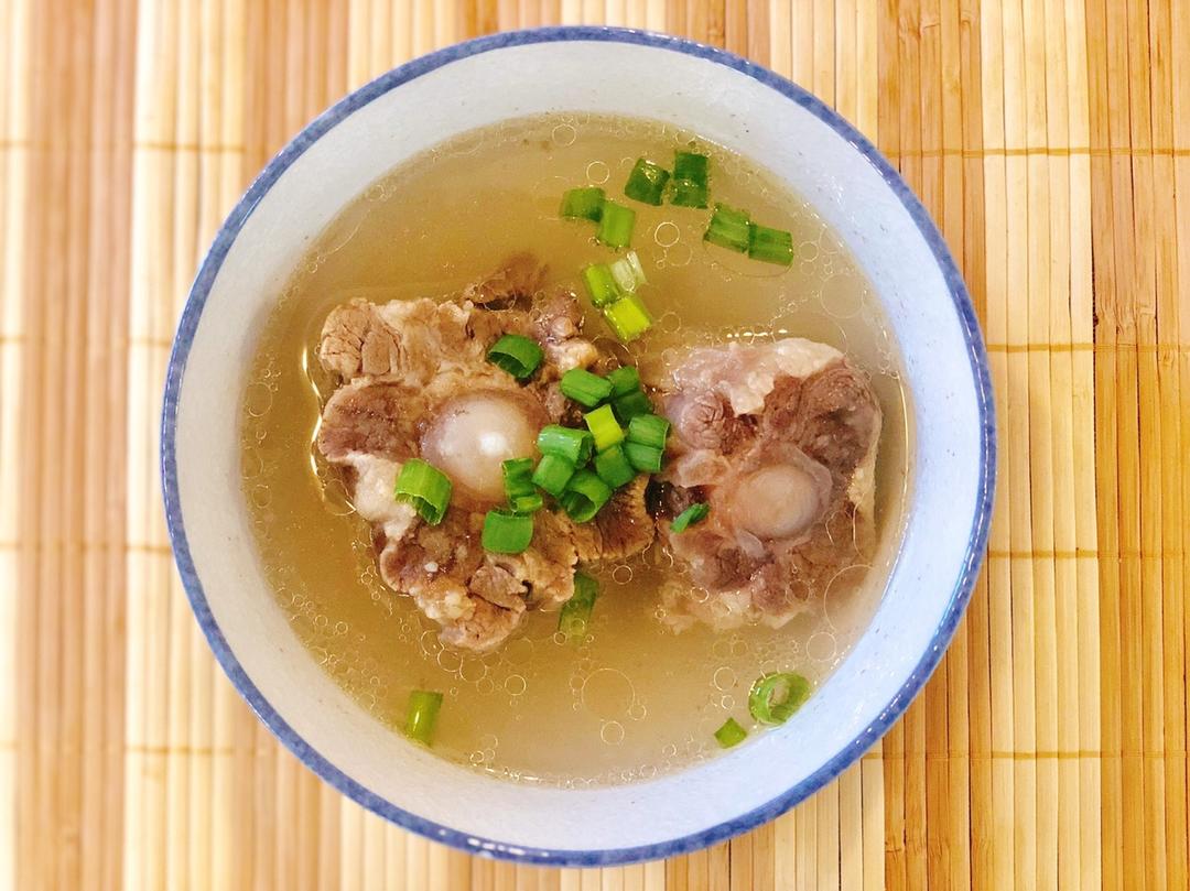 清炖牛尾汤
