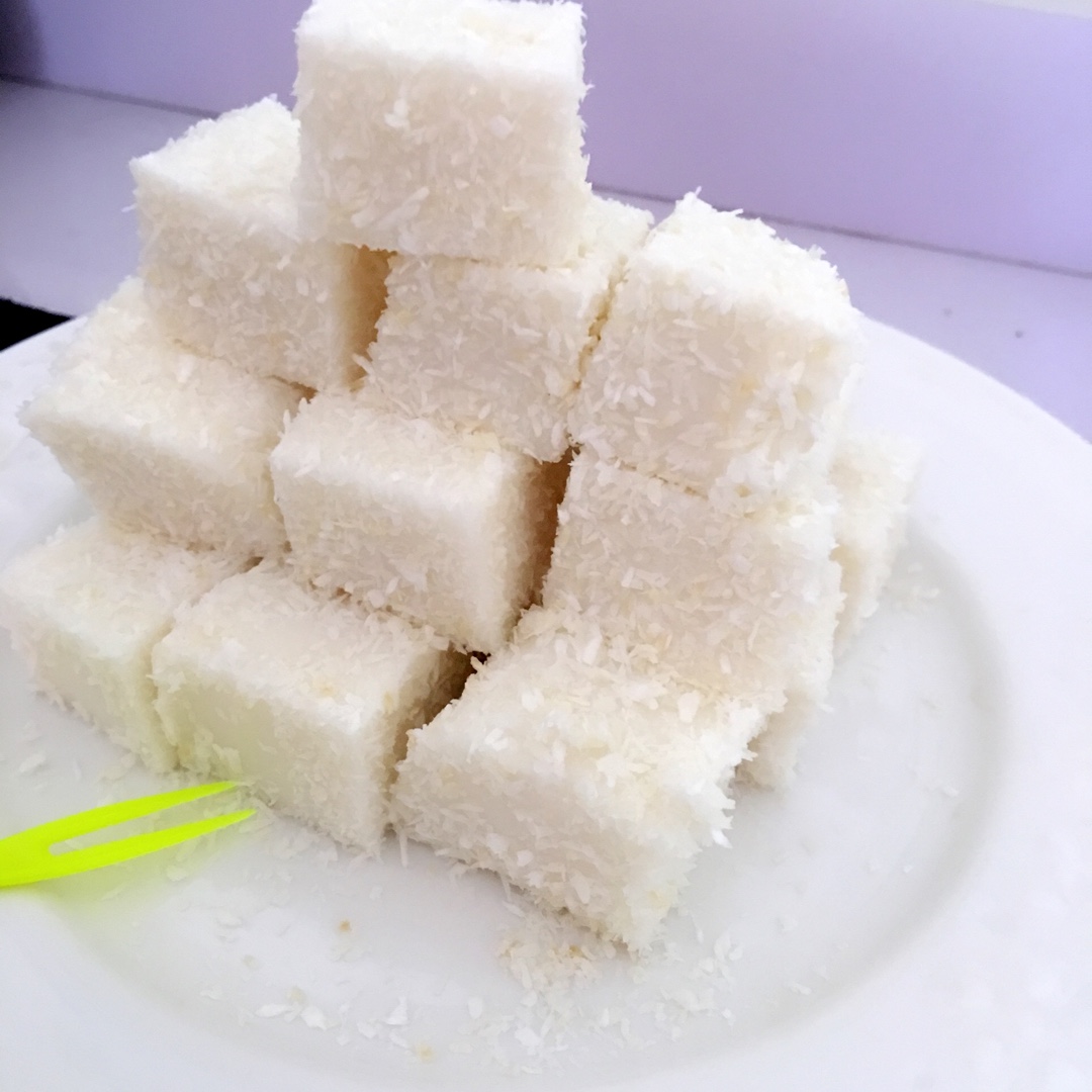 柚子_tbz1做的85度c 》椰丝牛奶小方