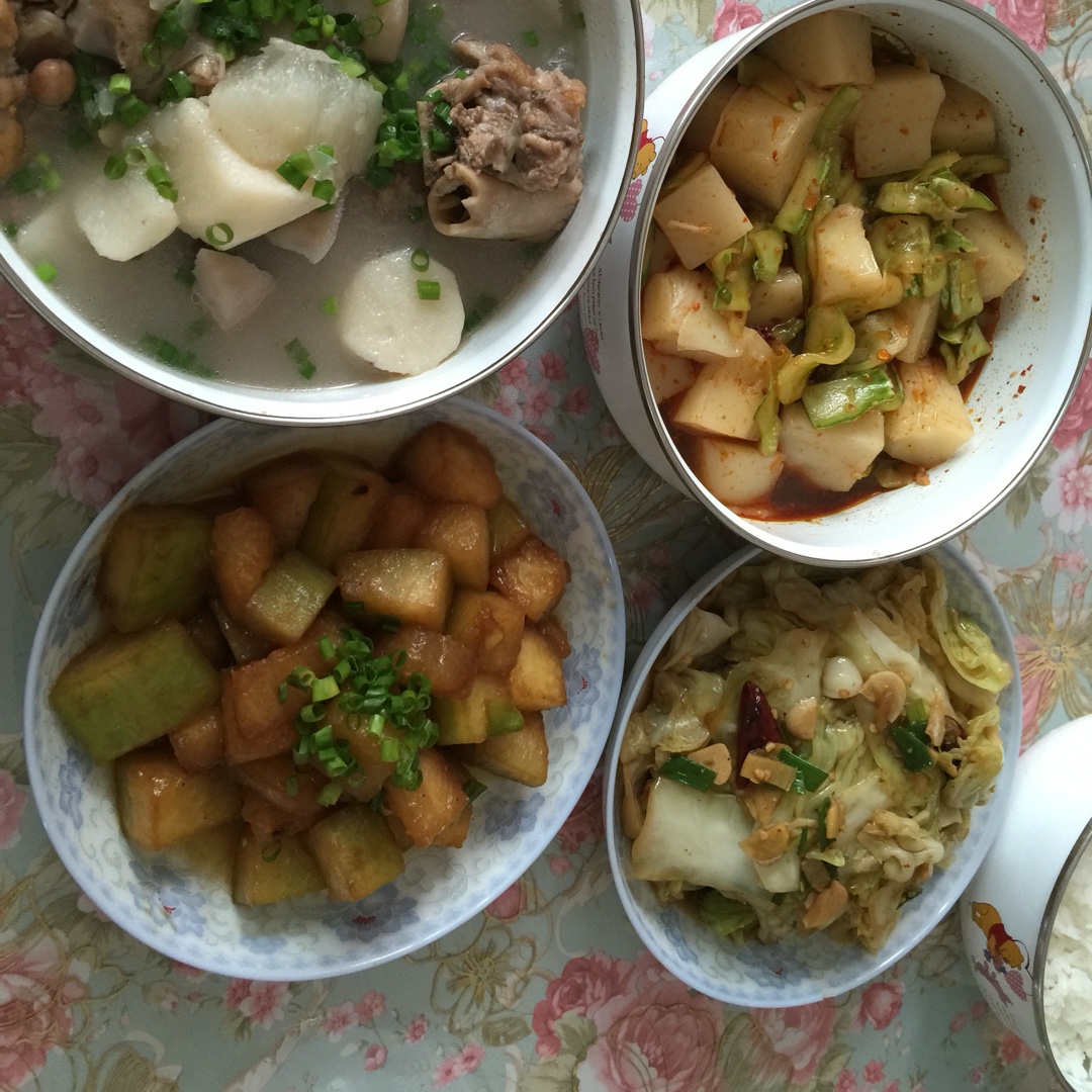 阿婆手撕包菜
