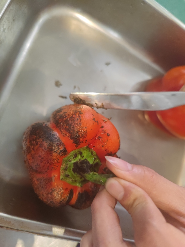 西班牙番茄冷汤配帕尔玛火腿的做法 步骤1