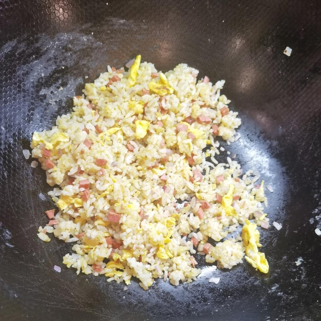 黄金火腿肠蛋炒饭