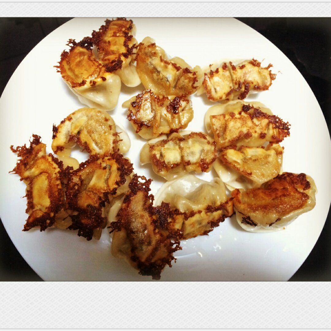 速冻水饺吃腻了吗~变锅贴吧(๑´ڡ`๑)