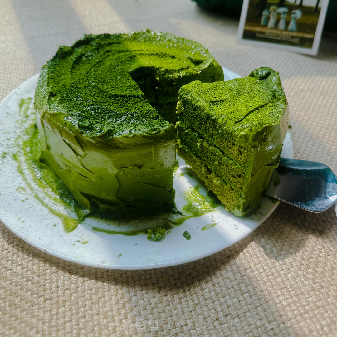 【简简厨房】抹茶戚风蛋糕，抹茶奶油的做法。
