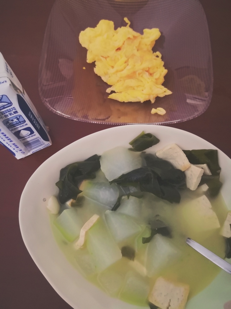 孕四周Day1早餐食谱——冬瓜豆腐裙带菜汤的做法 步骤3