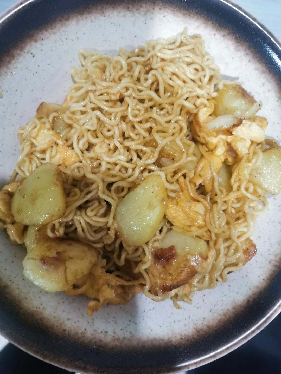 秒杀路边摊的炒方便面