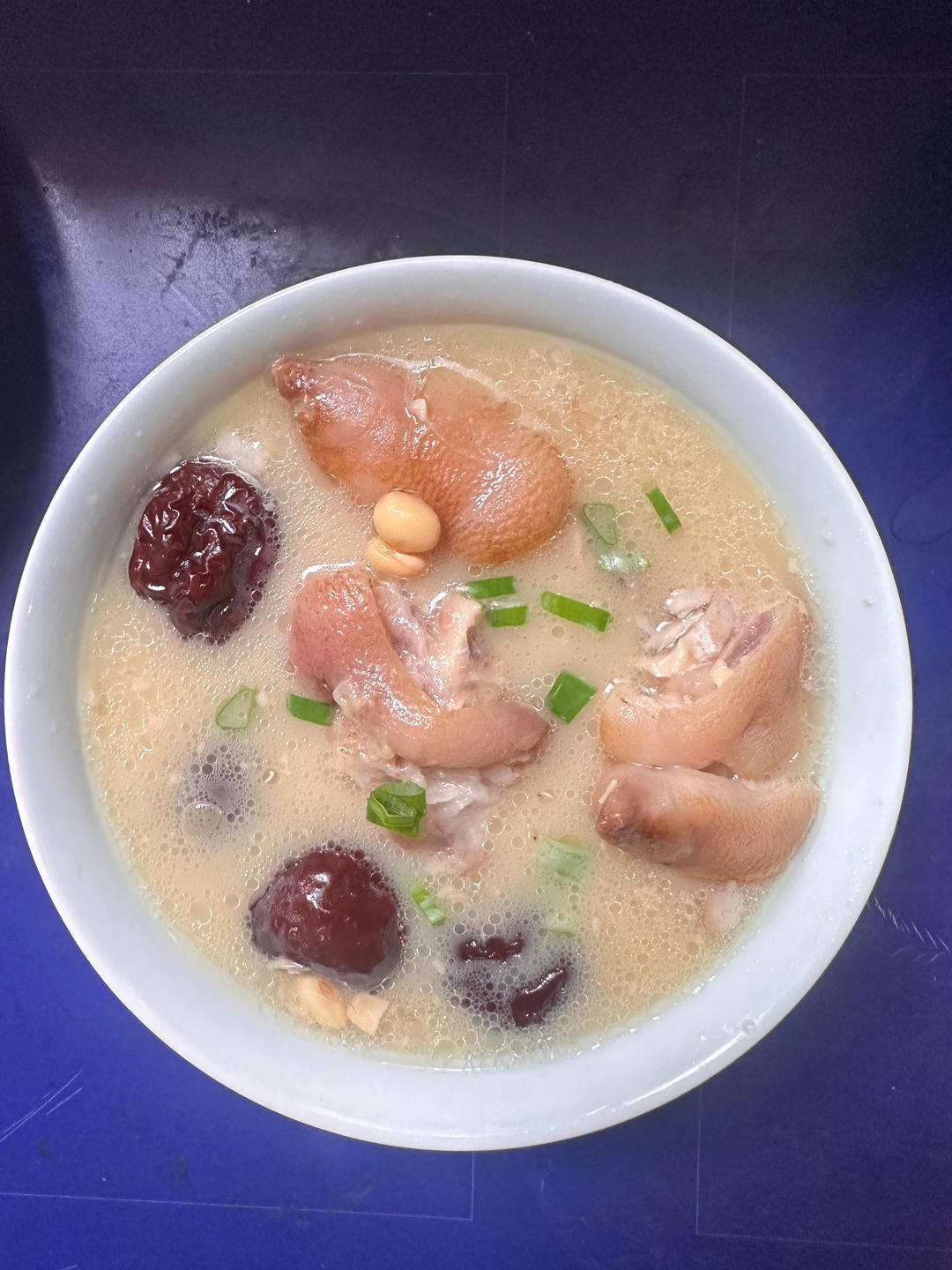 猪蹄黄豆汤