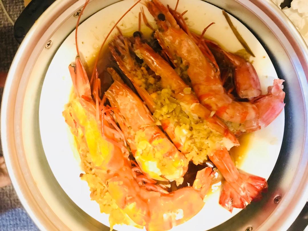 虾最美味的吃法必须是这个——蒜蓉蒸虾（多动图，孔瑶的食谱）