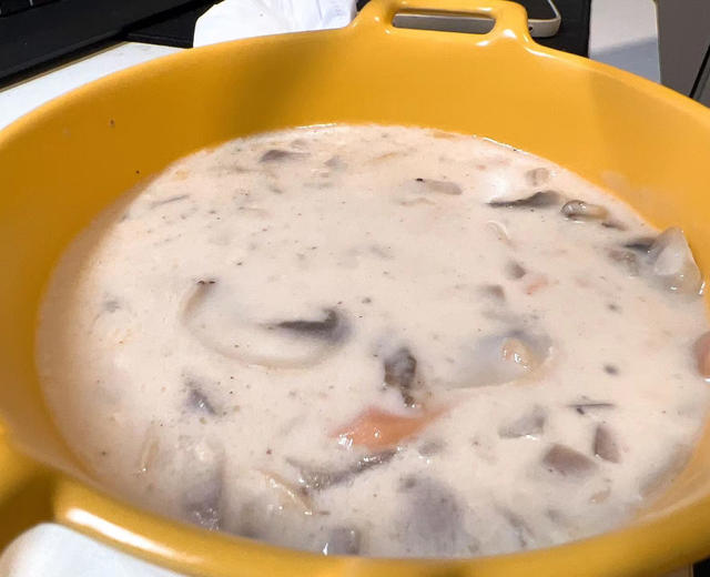 西餐厅口味的奶油蘑菇汤