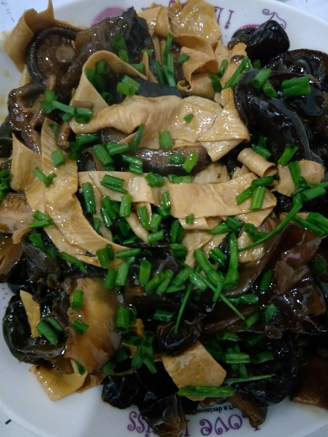 腐竹烧香菇