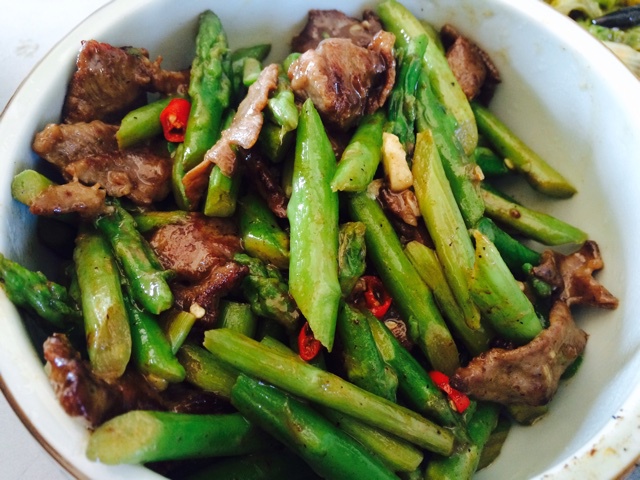 芦笋炒牛肉