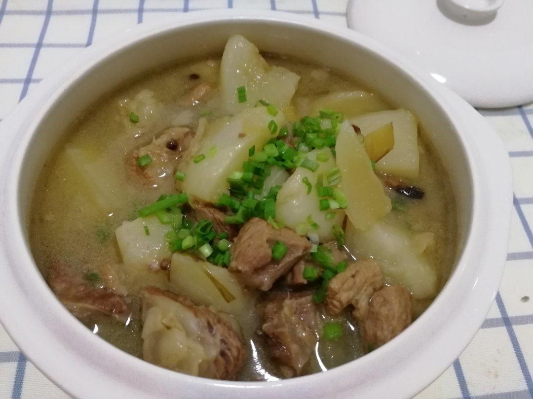 牛肉炖萝卜