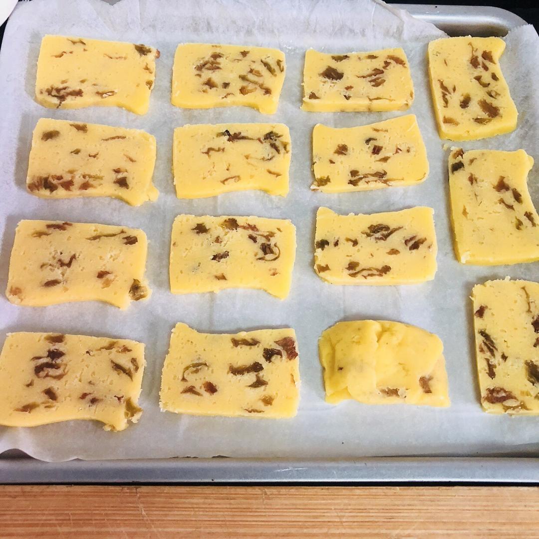 曲奇饼干的做法（烤箱做蔓越莓曲奇）