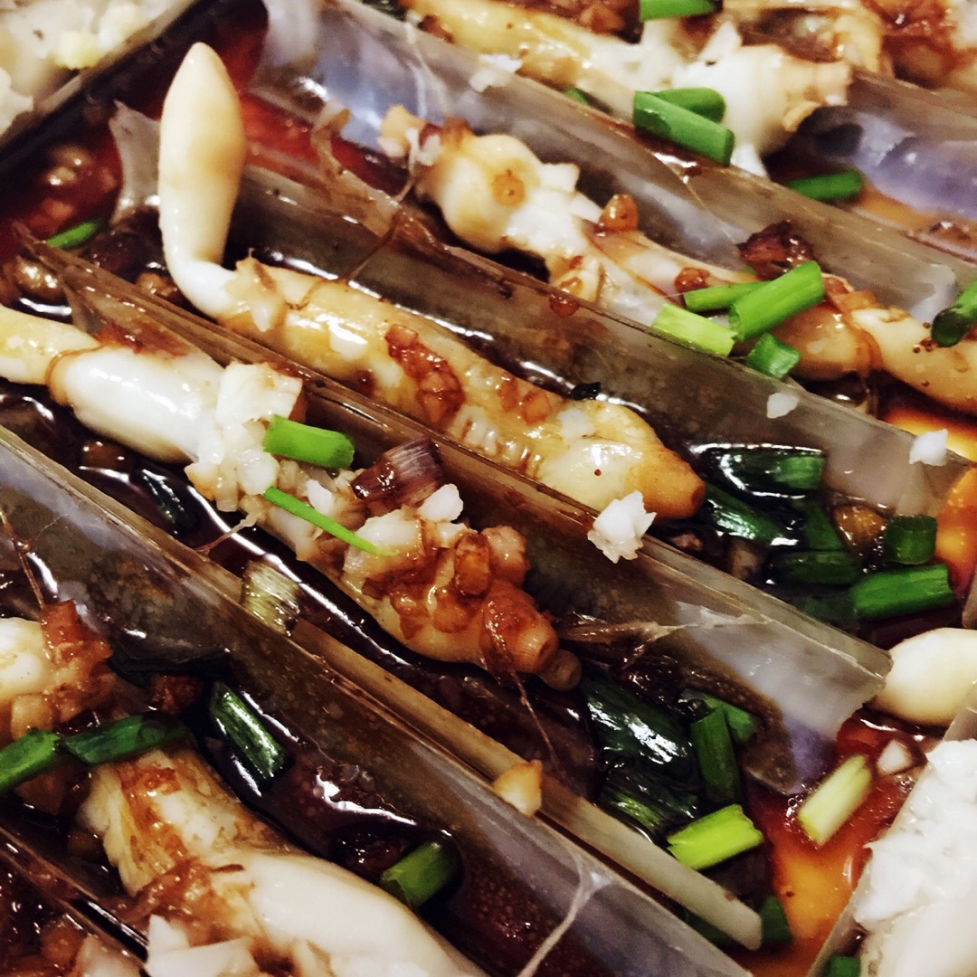 生活简单生存难做的蒜蓉蒸竹蛏