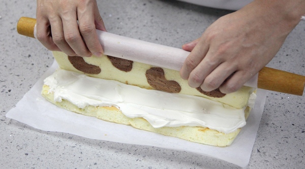 奶牛蛋糕卷+长颈鹿蛋糕卷的做法 步骤19