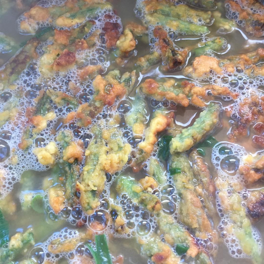 香菜小葱烩蚕豆