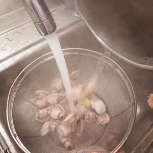 酸豆角炒鸡胗的做法 步骤6