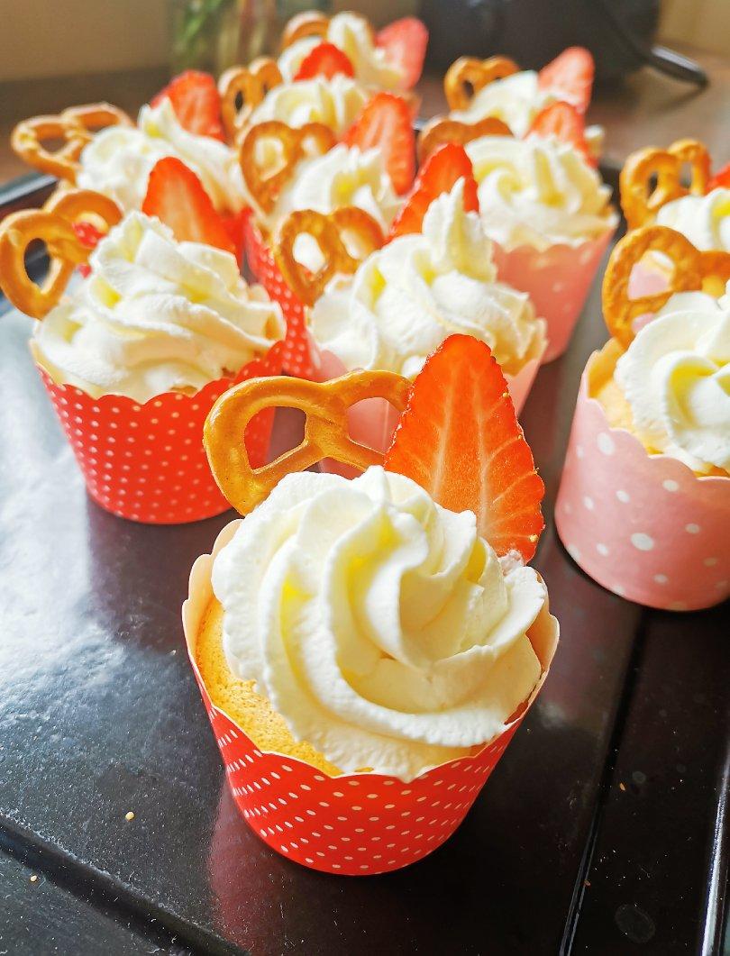 最经典的戚风—酸奶戚风