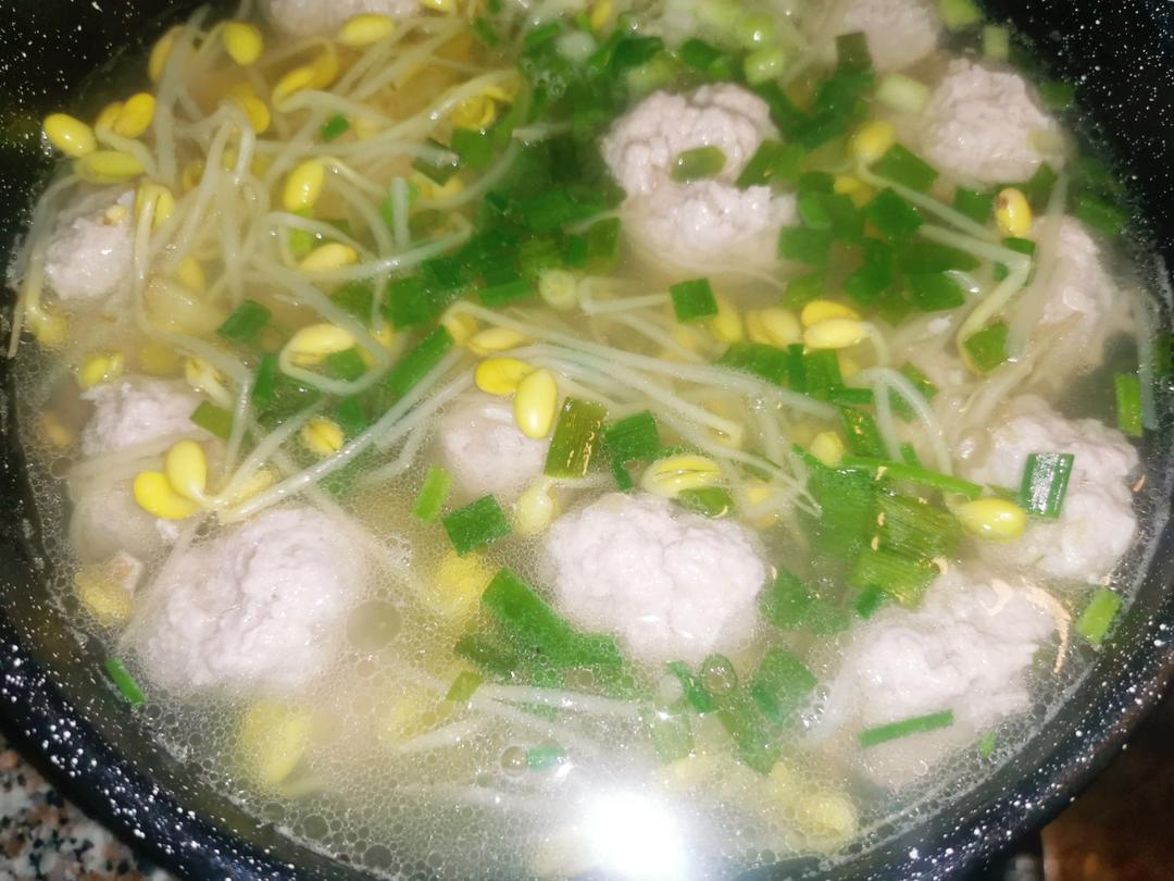 豆芽丸子汤