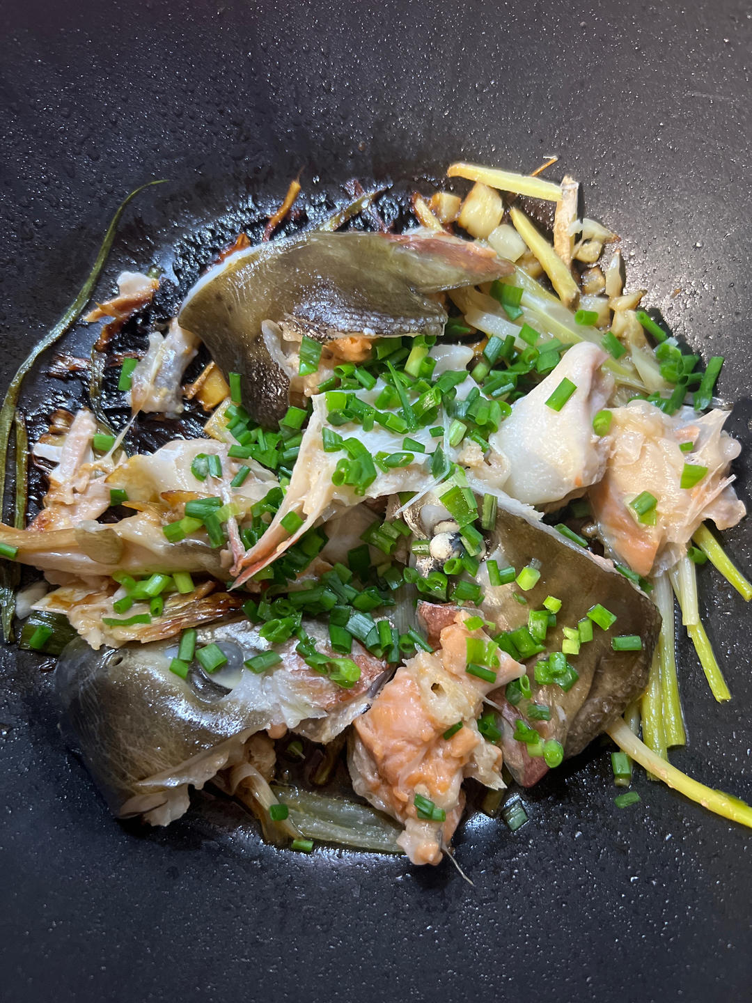 焖三文鱼头（中餐厅张亮简易版）