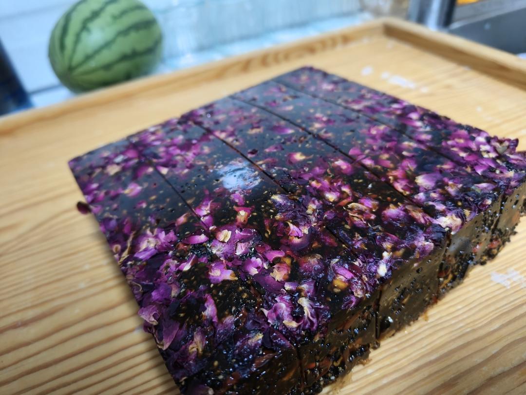 美容养颜 玫瑰味阿胶糕 不止是撒玫瑰花瓣 附配方