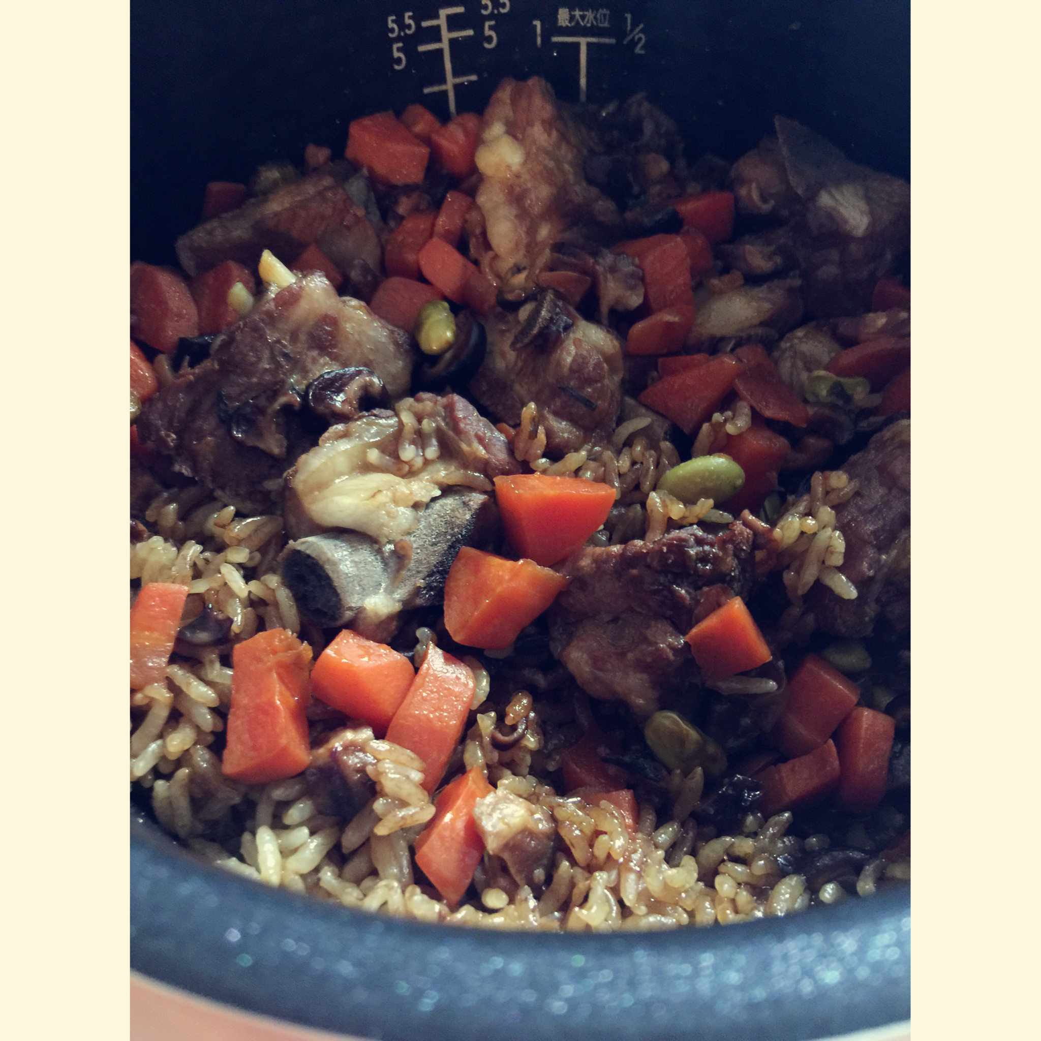 喷香排骨焖饭（爆好吃）