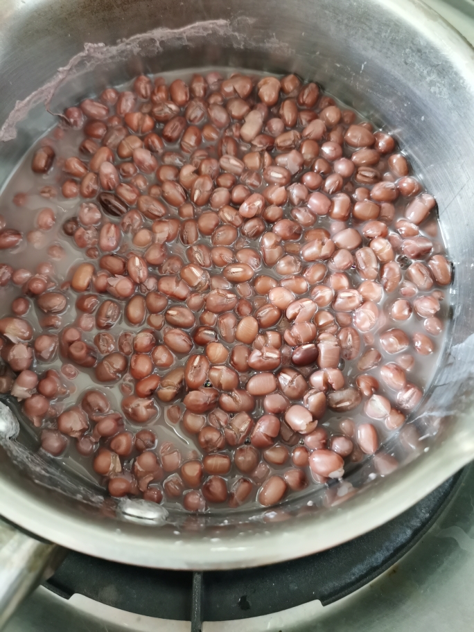 代替馒头的杂粮红豆卷的做法 步骤1