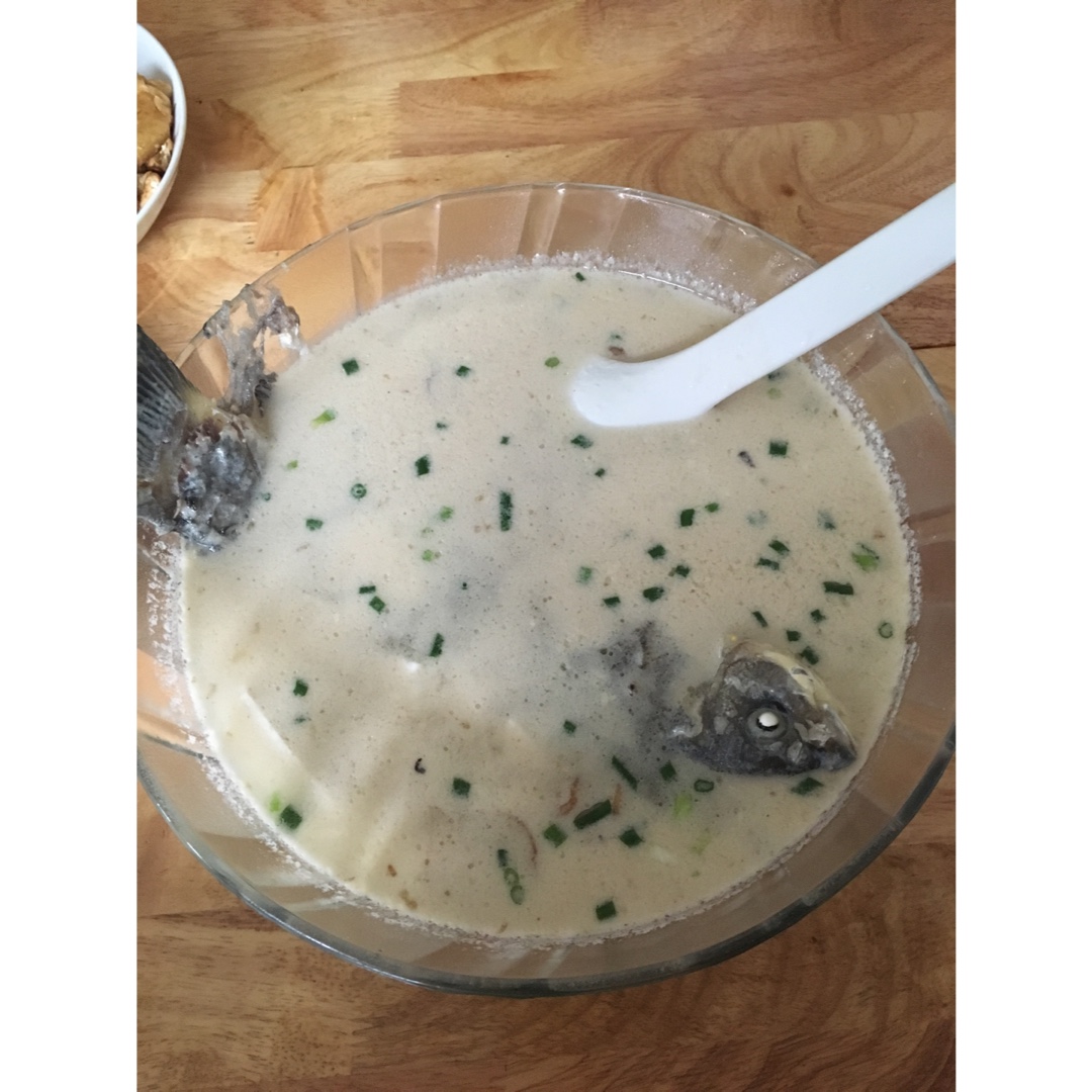 鲫鱼豆腐汤