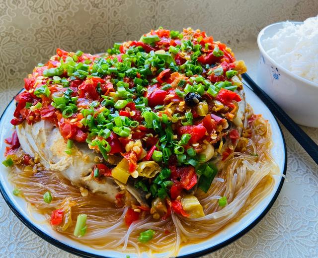 湘菜:剁椒鱼头,辣!的做法