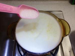 简单易做的椰香小米粥的做法 步骤5